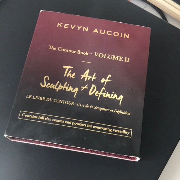 Kevyn aucoin the contour book volume II - Picture 1 of 9